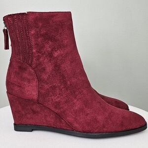 Dolce Vita Women's Tippy Heeled Suede Bootie Burgundy size 9